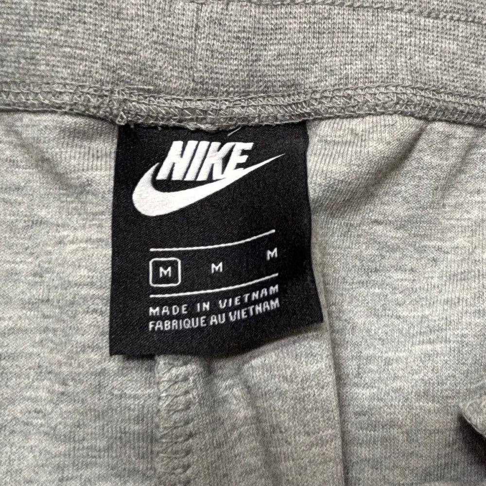 Nike Womens Sportswear Essential Midi Skirt Medium Gray Grey Heather CZ8918-063